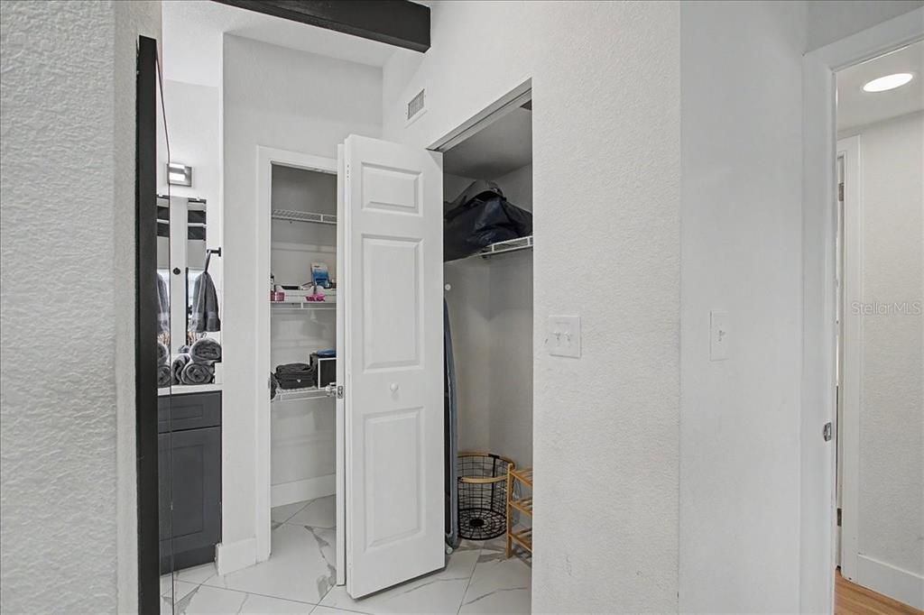 For Sale: $370,000 (3 beds, 2 baths, 1152 Square Feet)