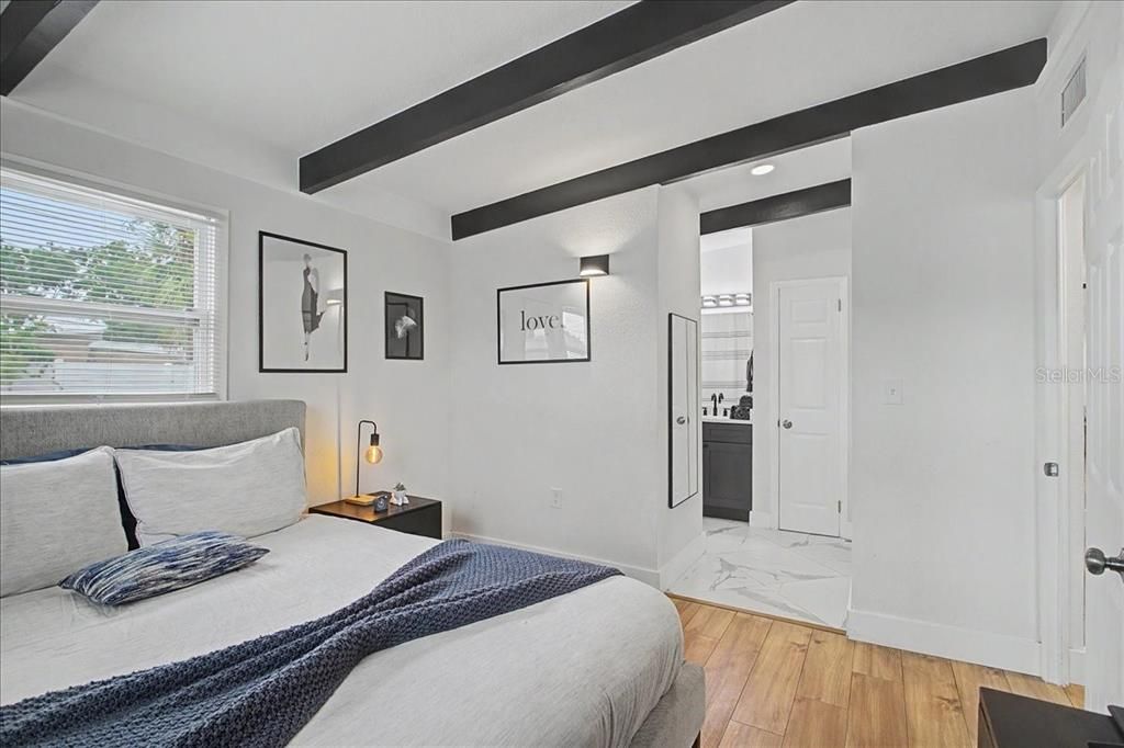 For Sale: $370,000 (3 beds, 2 baths, 1152 Square Feet)