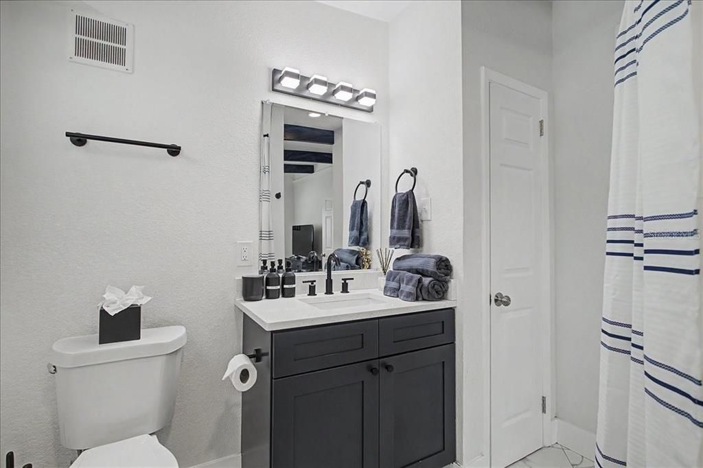 For Sale: $370,000 (3 beds, 2 baths, 1152 Square Feet)