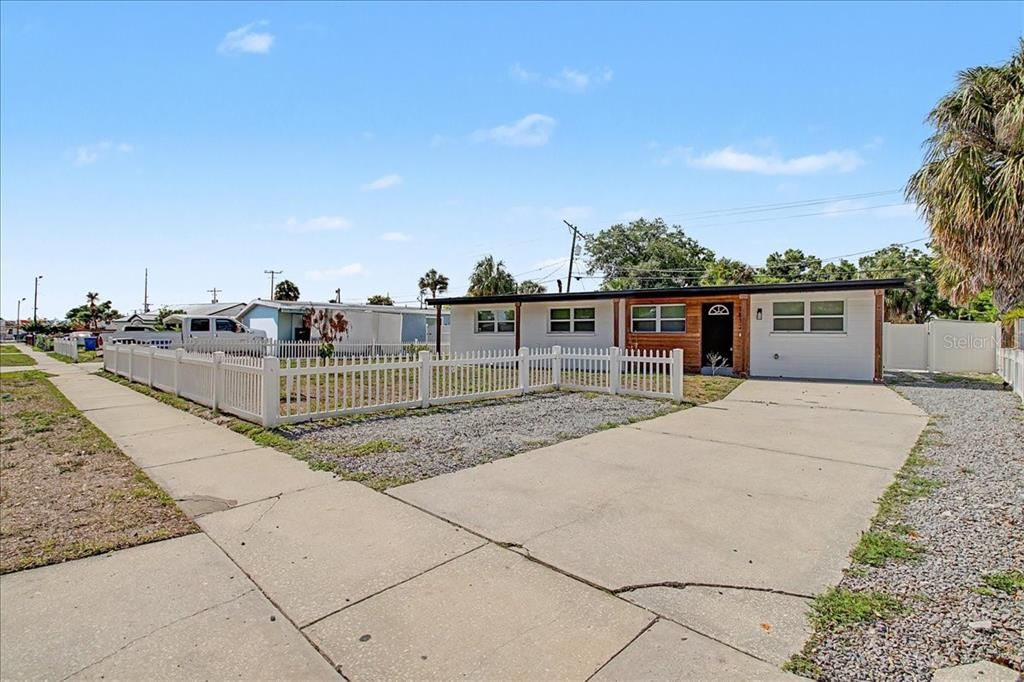 For Sale: $370,000 (3 beds, 2 baths, 1152 Square Feet)