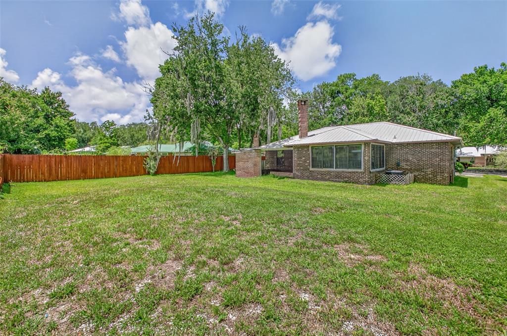 For Sale: $379,000 (3 beds, 2 baths, 1703 Square Feet)