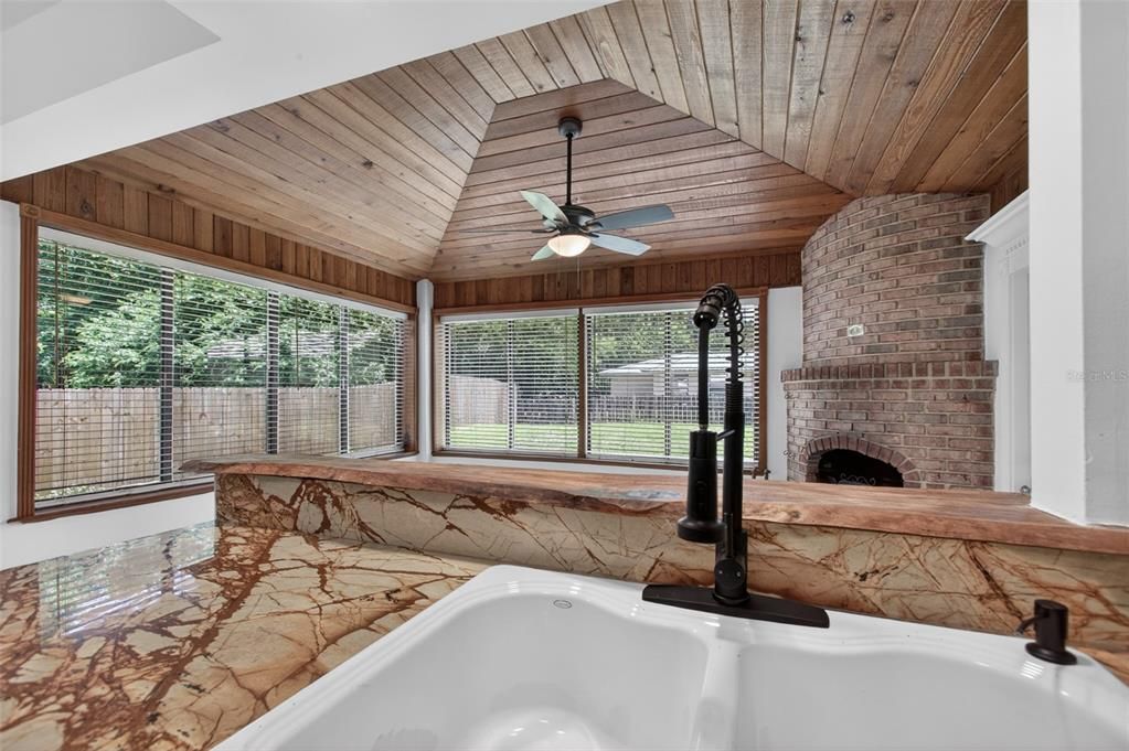 For Sale: $379,000 (3 beds, 2 baths, 1703 Square Feet)