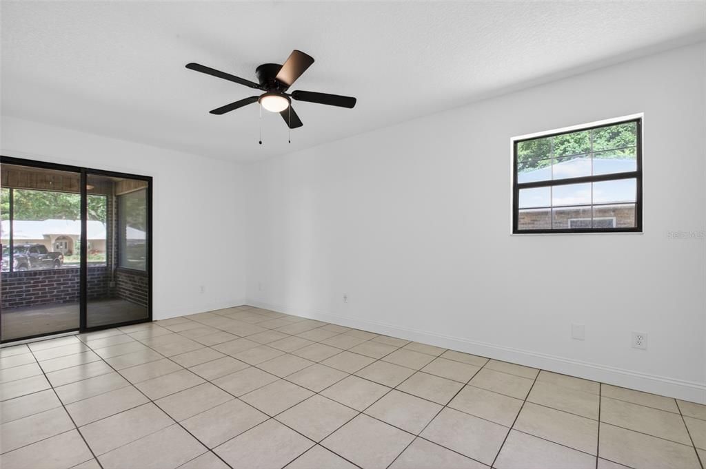 For Sale: $379,000 (3 beds, 2 baths, 1703 Square Feet)