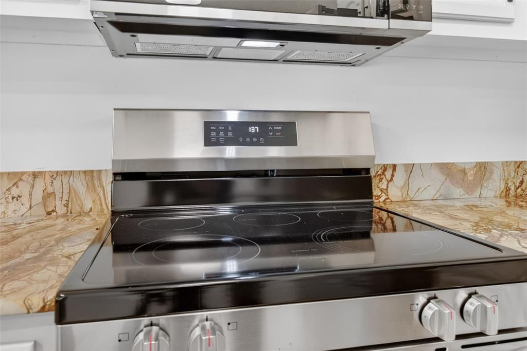 For Sale: $379,000 (3 beds, 2 baths, 1703 Square Feet)