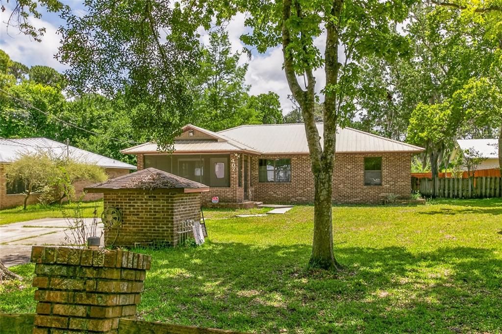 For Sale: $379,000 (3 beds, 2 baths, 1703 Square Feet)