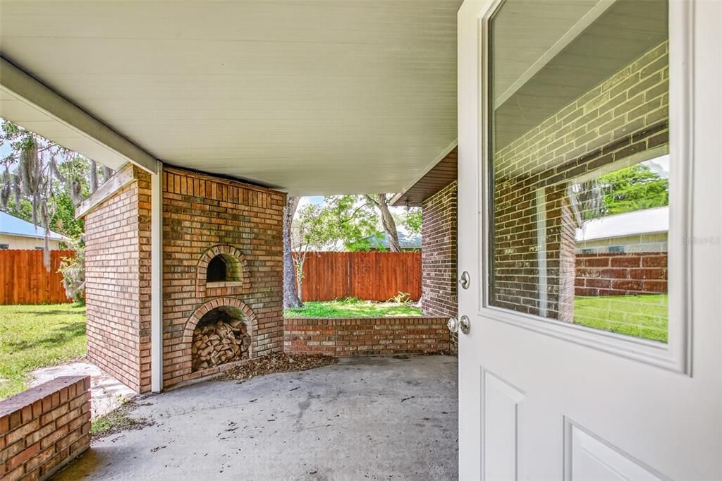 For Sale: $379,000 (3 beds, 2 baths, 1703 Square Feet)