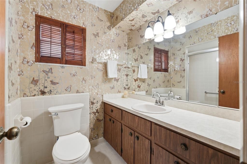 For Sale: $249,000 (2 beds, 2 baths, 1660 Square Feet)