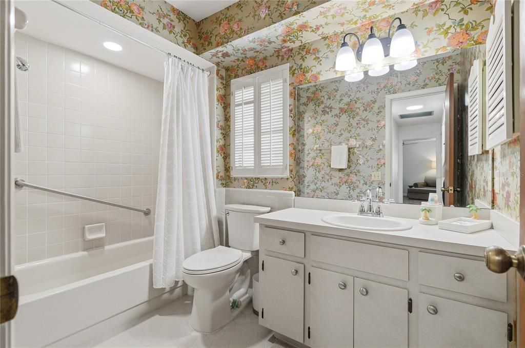 For Sale: $249,000 (2 beds, 2 baths, 1660 Square Feet)