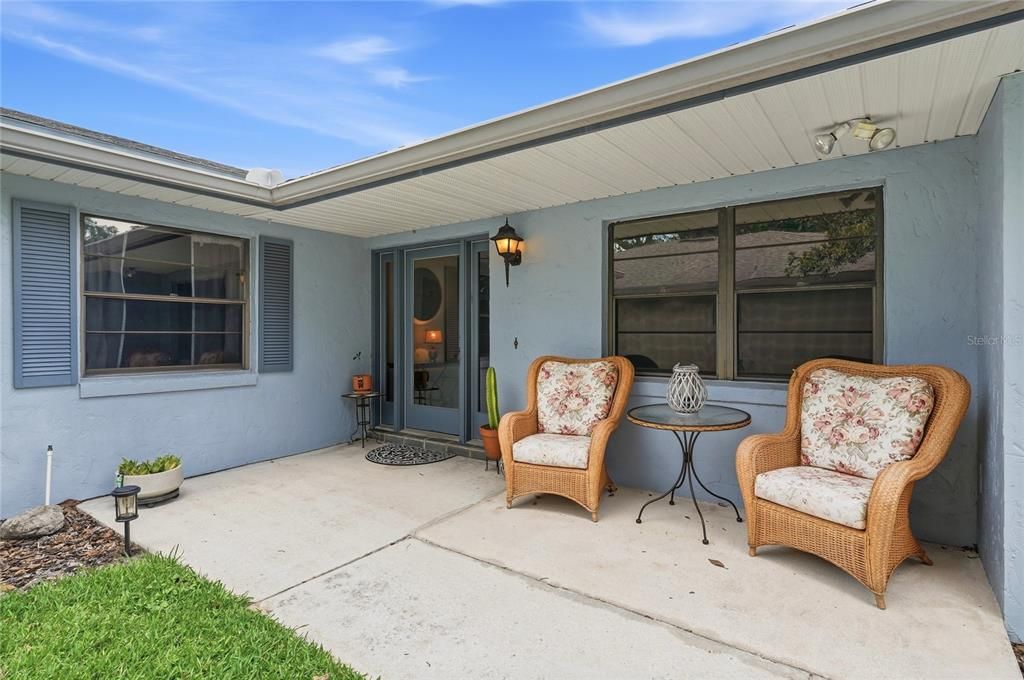 For Sale: $249,000 (2 beds, 2 baths, 1660 Square Feet)