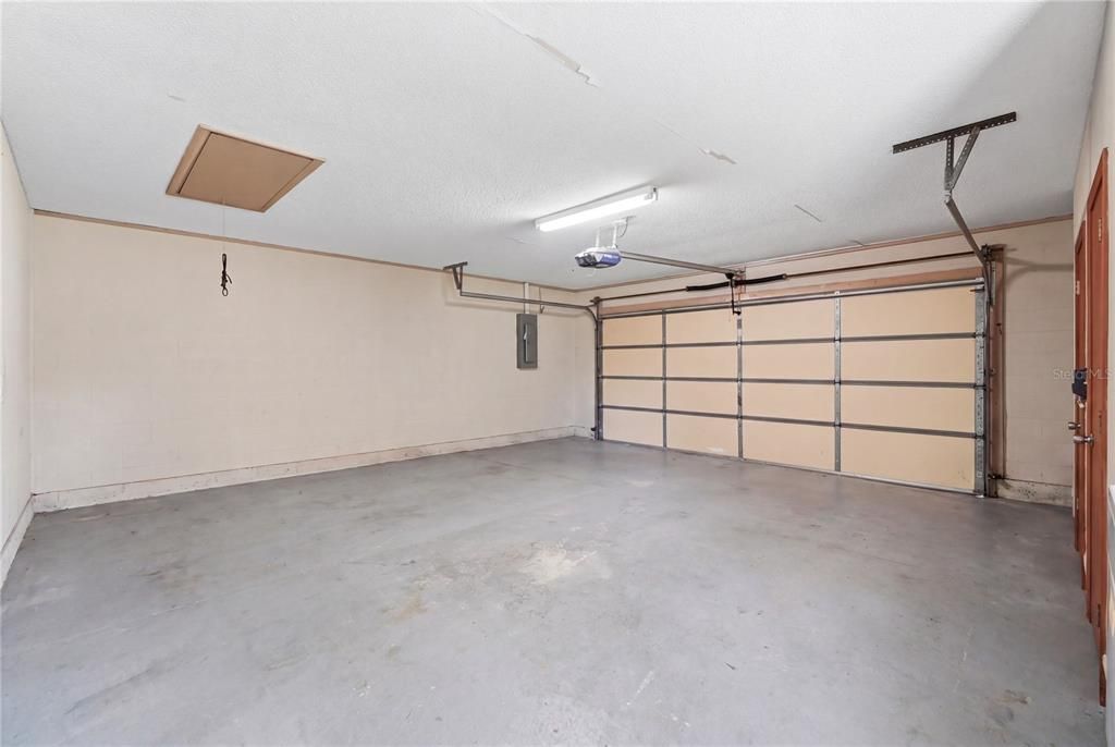 For Sale: $249,000 (2 beds, 2 baths, 1660 Square Feet)