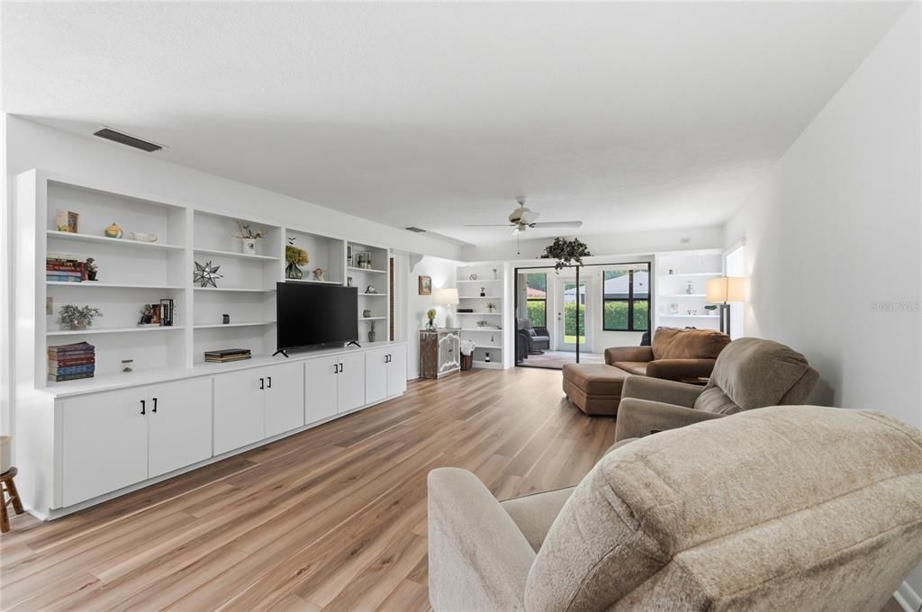 For Sale: $249,000 (2 beds, 2 baths, 1660 Square Feet)