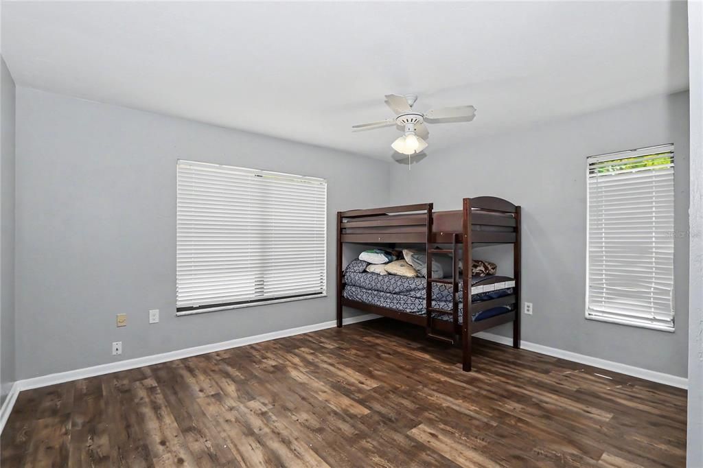 En Venta: $350,000 (3 camas, 2 baños, 2288 Pies cuadrados)