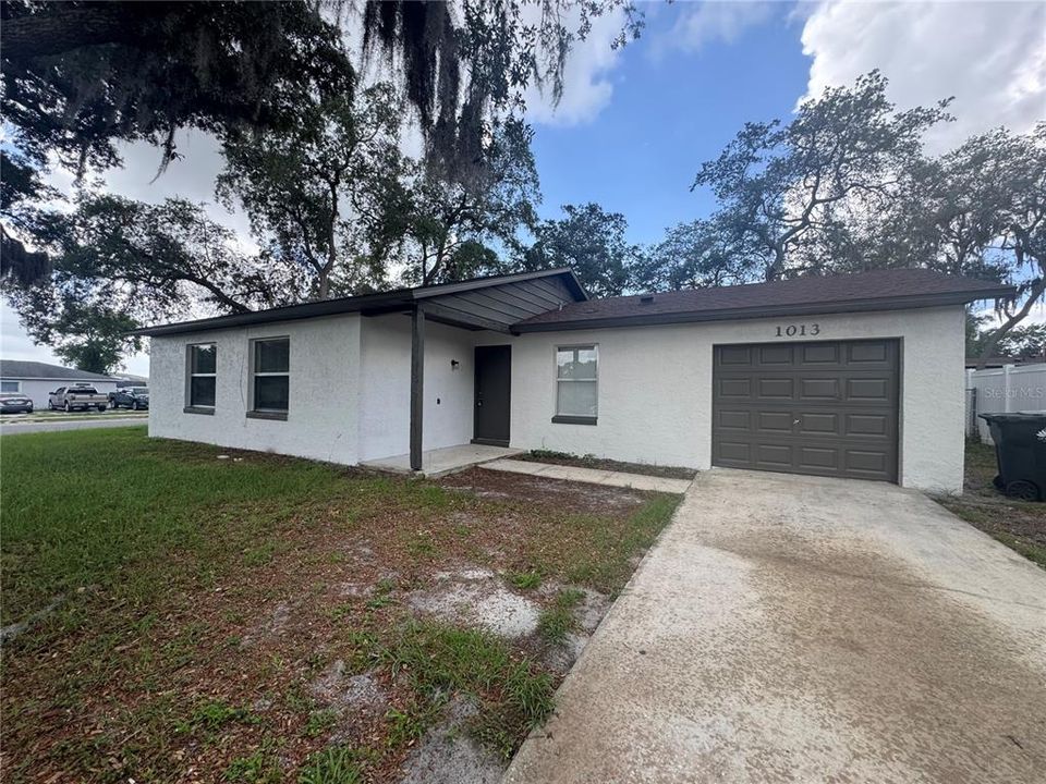 For Rent: $1,999 (3 beds, 2 baths, 1108 Square Feet)