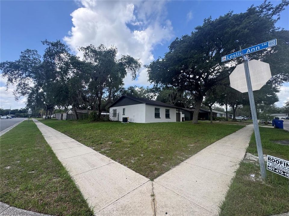 For Rent: $1,999 (3 beds, 2 baths, 1108 Square Feet)