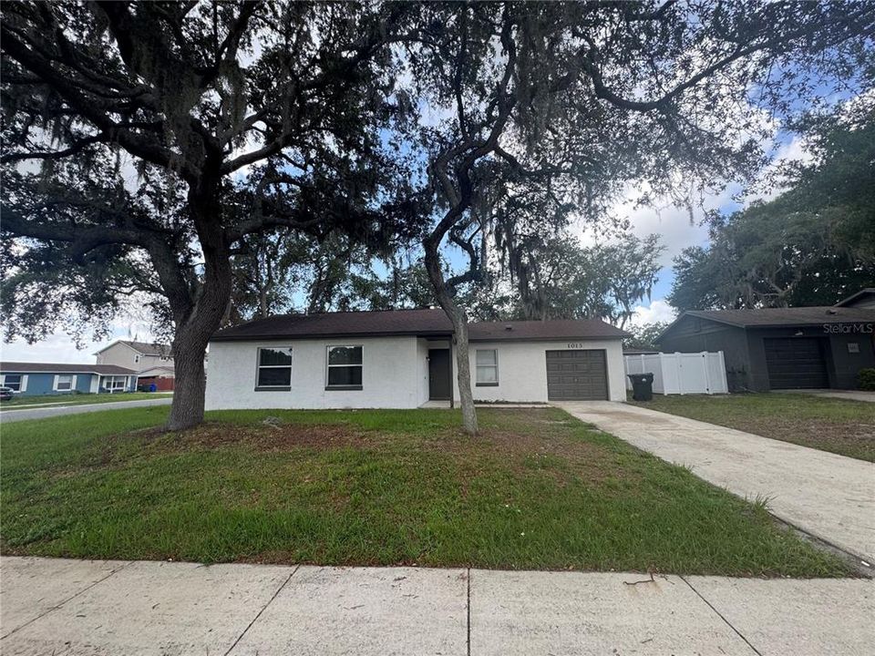 For Rent: $1,999 (3 beds, 2 baths, 1108 Square Feet)