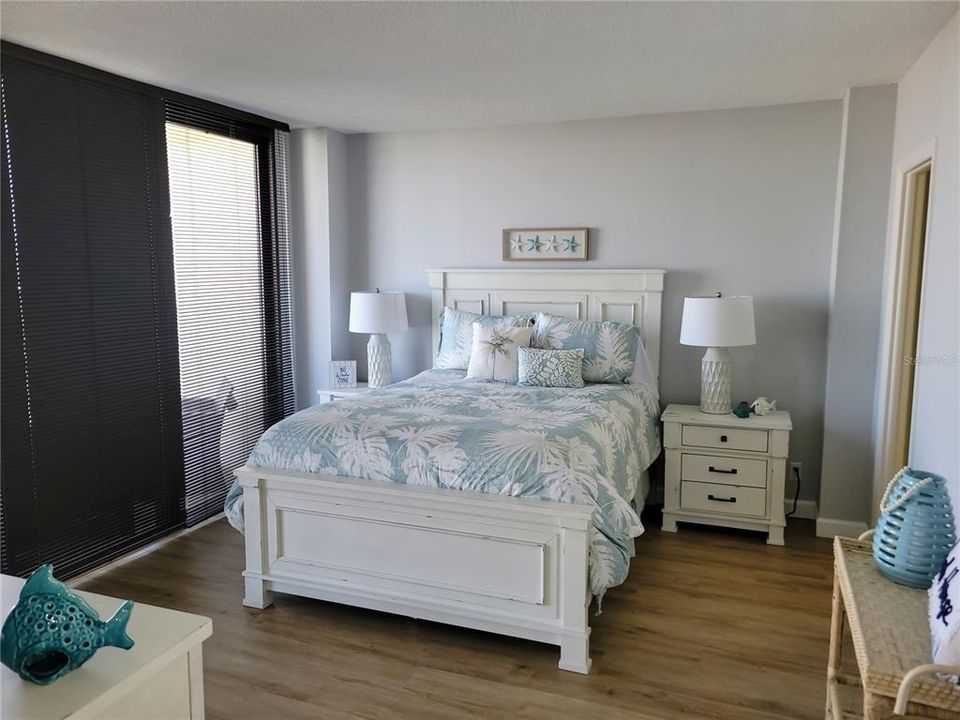 For Rent: $3,800 (2 beds, 2 baths, 1280 Square Feet)