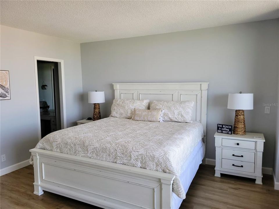 For Rent: $3,800 (2 beds, 2 baths, 1280 Square Feet)