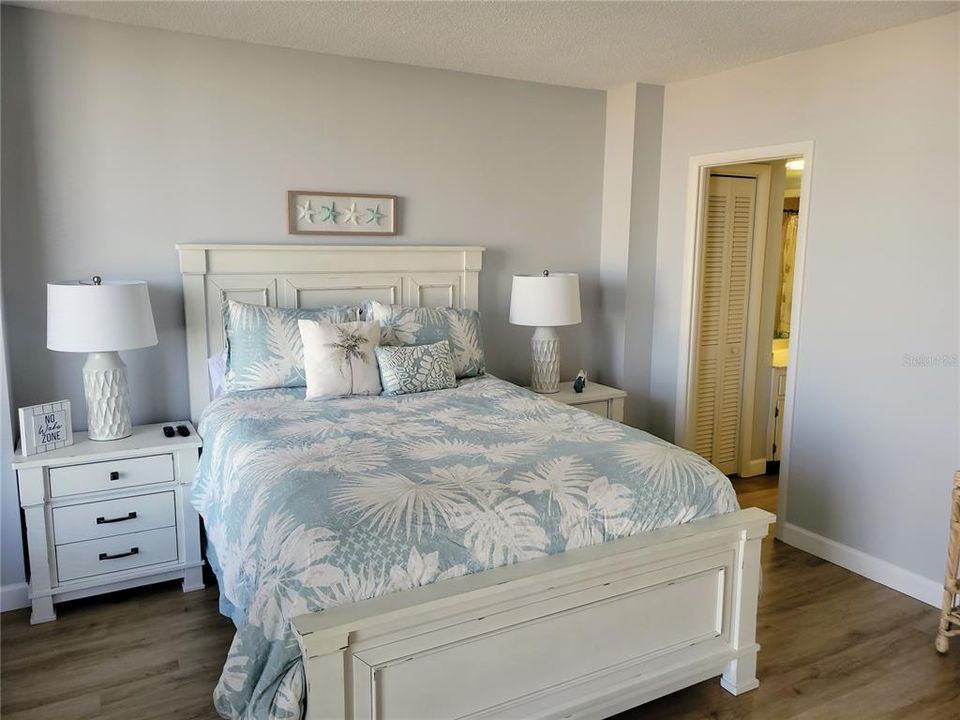 For Rent: $3,800 (2 beds, 2 baths, 1280 Square Feet)