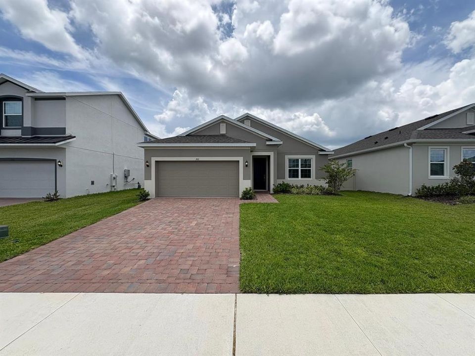 For Rent: $2,700 (3 beds, 2 baths, 1643 Square Feet)
