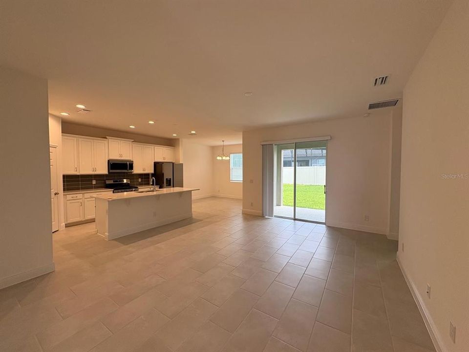 For Rent: $2,700 (3 beds, 2 baths, 1643 Square Feet)