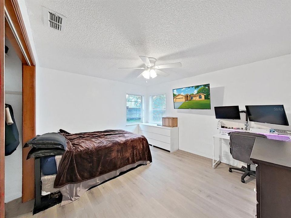 En Venta: $354,900 (3 camas, 2 baños, 2132 Pies cuadrados)