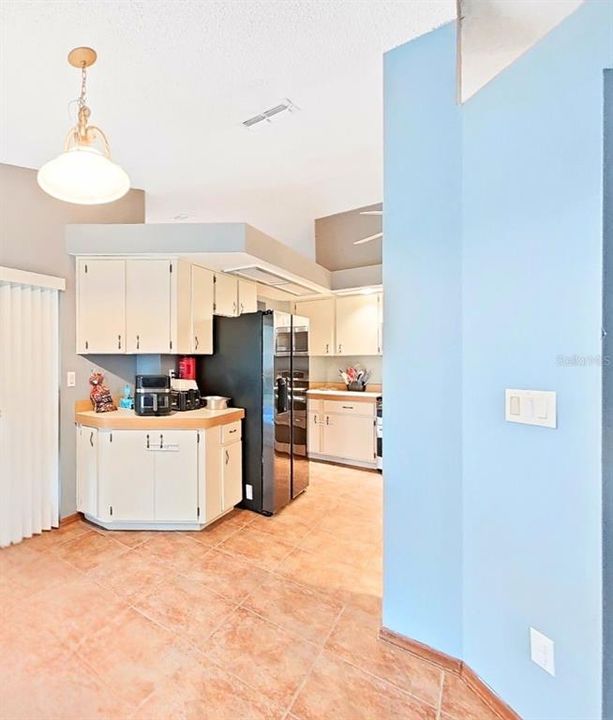 En Venta: $354,900 (3 camas, 2 baños, 2132 Pies cuadrados)