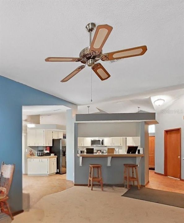 En Venta: $354,900 (3 camas, 2 baños, 2132 Pies cuadrados)