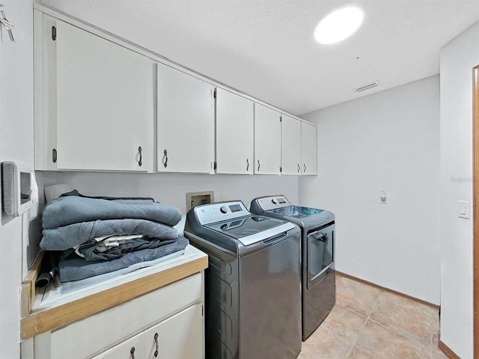En Venta: $354,900 (3 camas, 2 baños, 2132 Pies cuadrados)