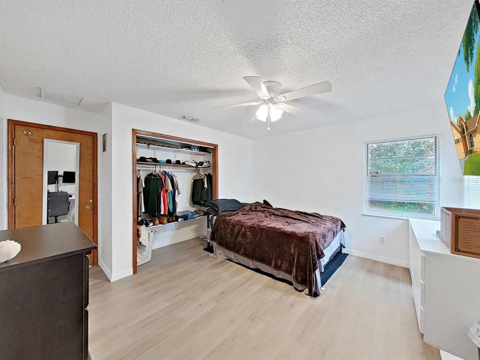 En Venta: $354,900 (3 camas, 2 baños, 2132 Pies cuadrados)