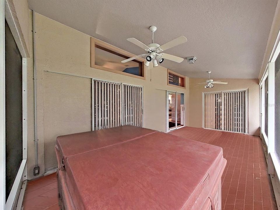 En Venta: $354,900 (3 camas, 2 baños, 2132 Pies cuadrados)
