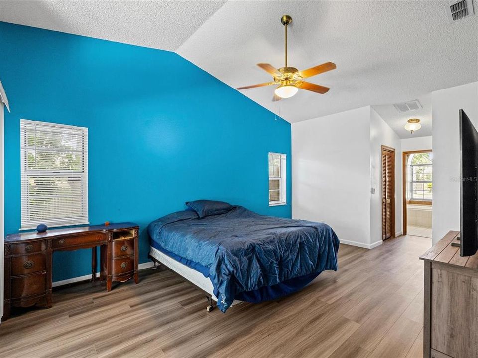 En Venta: $354,900 (3 camas, 2 baños, 2132 Pies cuadrados)