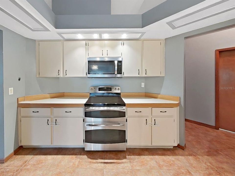 En Venta: $354,900 (3 camas, 2 baños, 2132 Pies cuadrados)