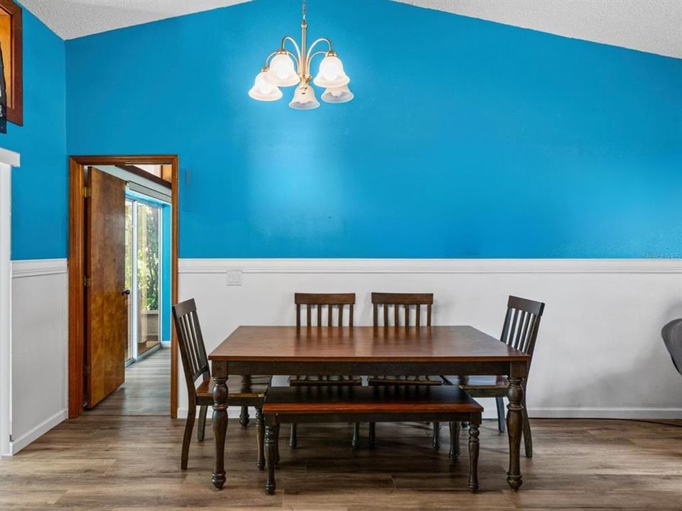 En Venta: $354,900 (3 camas, 2 baños, 2132 Pies cuadrados)