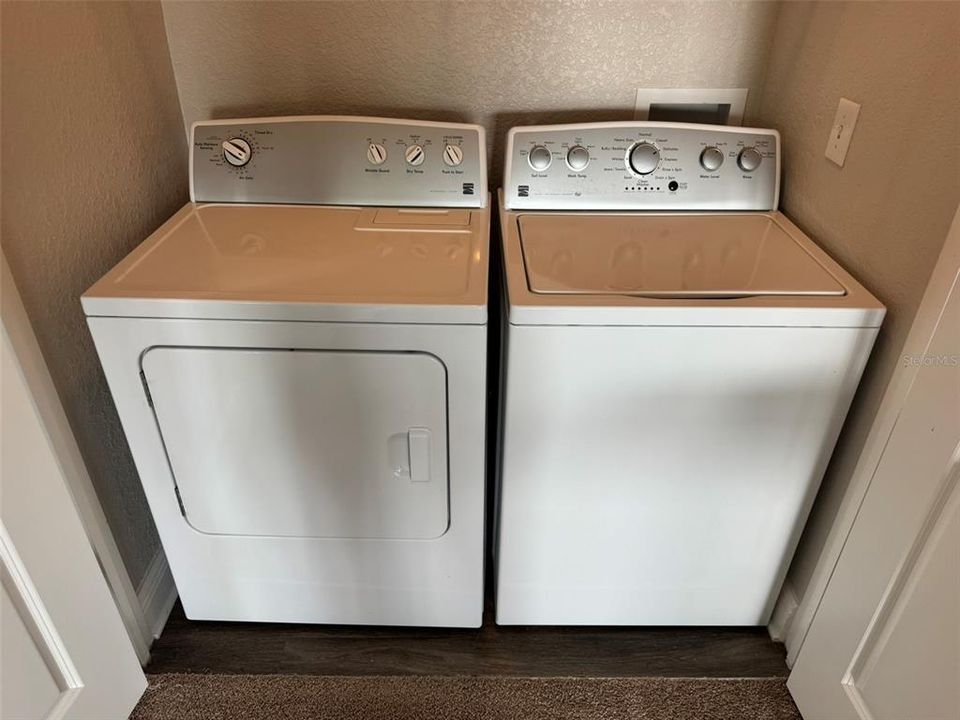 For Rent: $1,555 (1 beds, 1 baths, 1000 Square Feet)