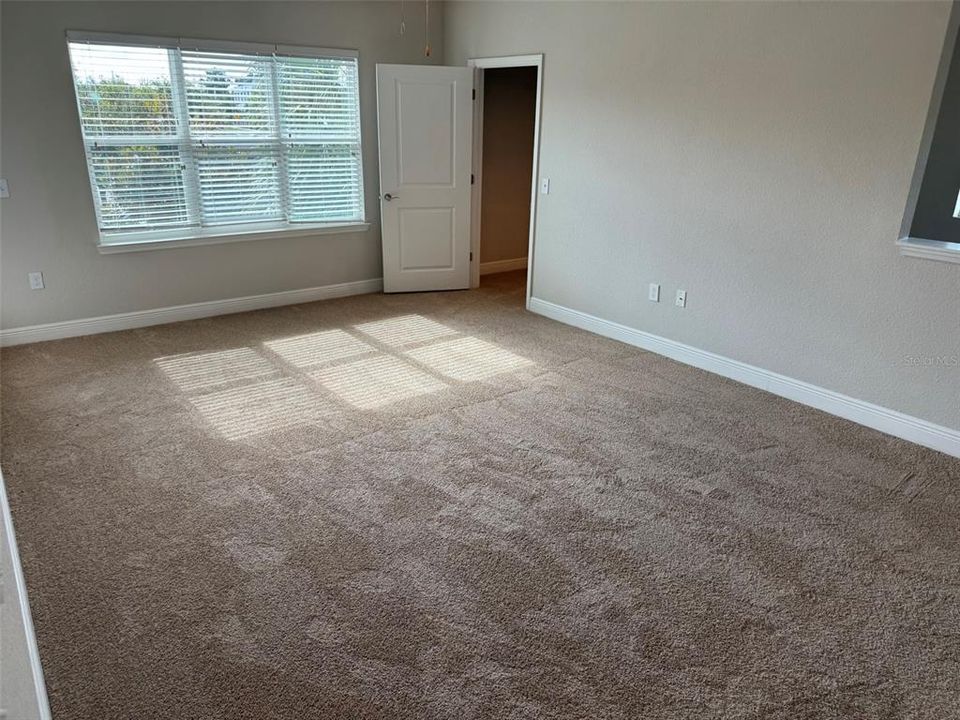 For Rent: $1,555 (1 beds, 1 baths, 1000 Square Feet)