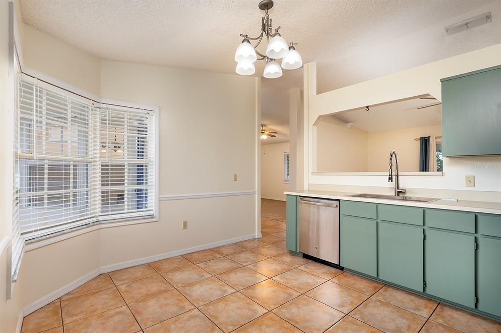 For Sale: $310,000 (3 beds, 2 baths, 1623 Square Feet)