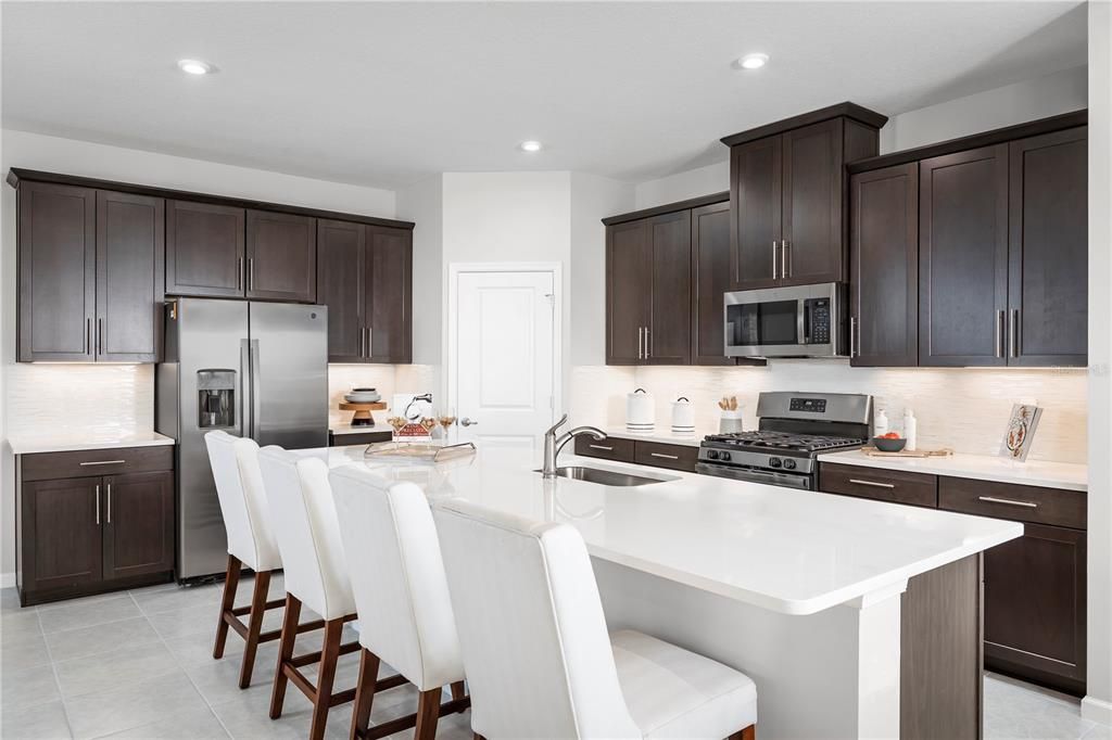 En Venta: $605,990 (4 camas, 3 baños, 3287 Pies cuadrados)