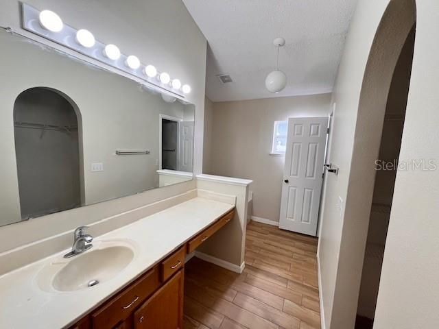 For Rent: $2,100 (3 beds, 2 baths, 1617 Square Feet)