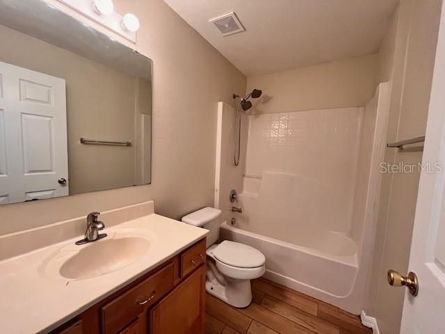 For Rent: $2,100 (3 beds, 2 baths, 1617 Square Feet)