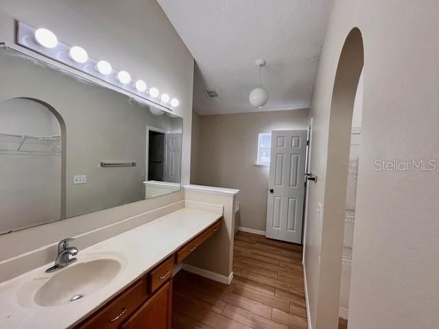 For Rent: $2,100 (3 beds, 2 baths, 1617 Square Feet)
