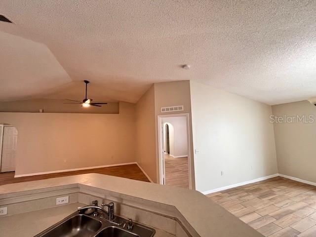 For Rent: $2,100 (3 beds, 2 baths, 1617 Square Feet)