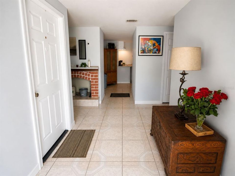 For Sale: $319,900 (4 beds, 2 baths, 1835 Square Feet)