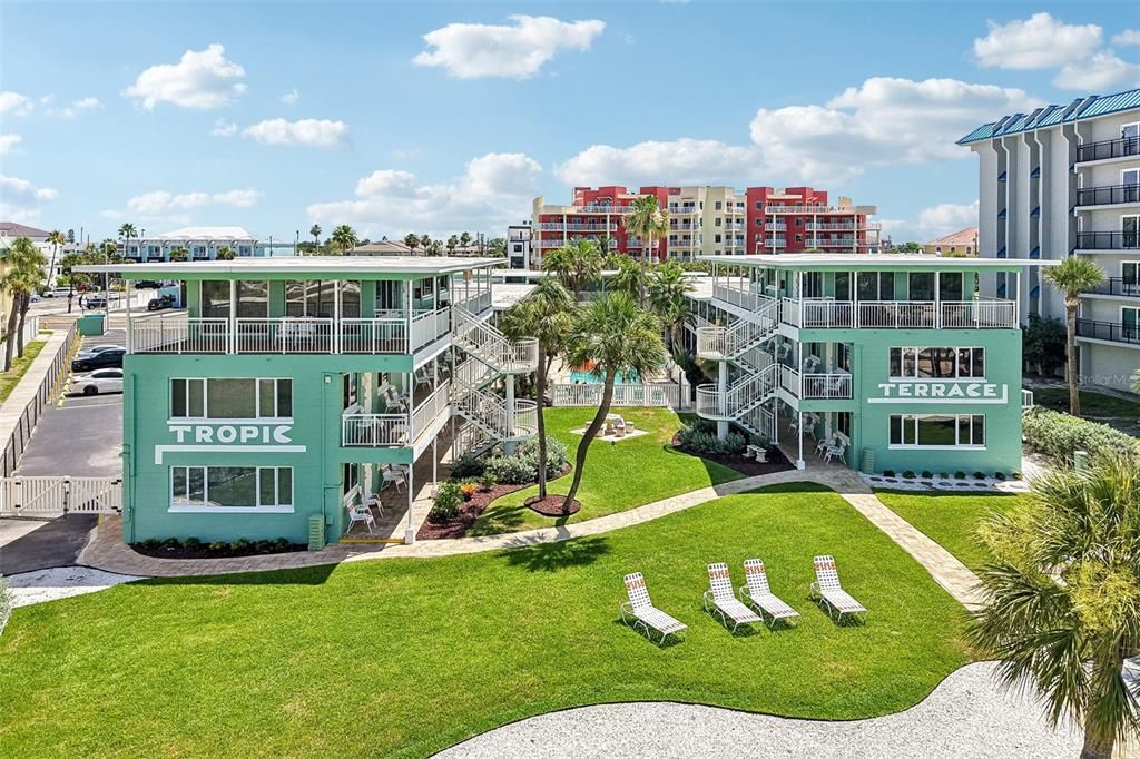 For Sale: $455,000 (2 beds, 1 baths, 635 Square Feet)