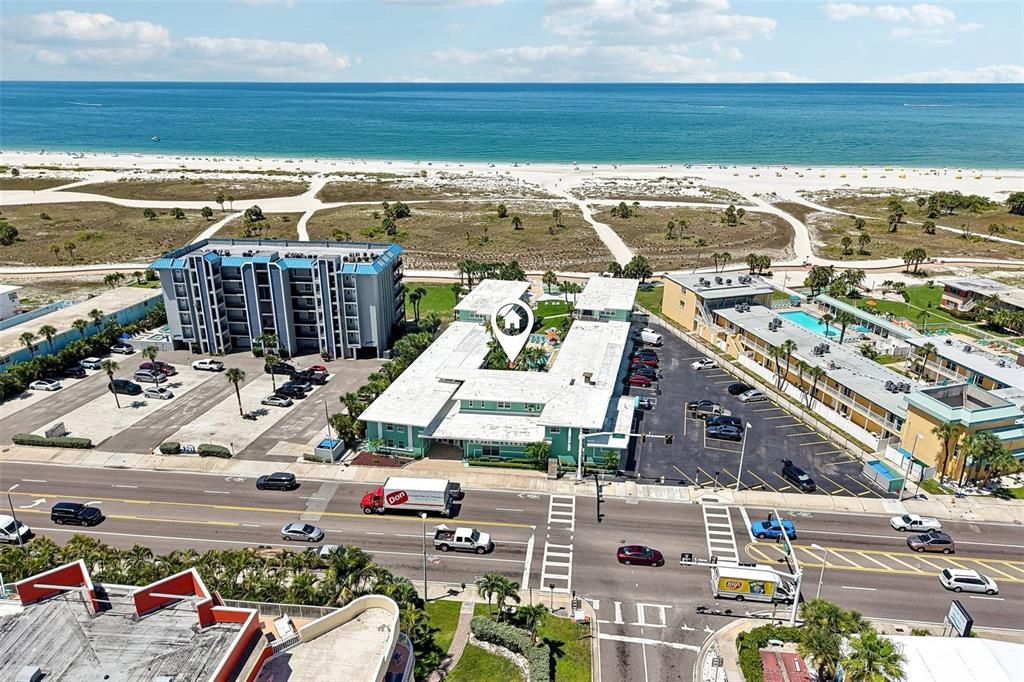 For Sale: $455,000 (2 beds, 1 baths, 635 Square Feet)