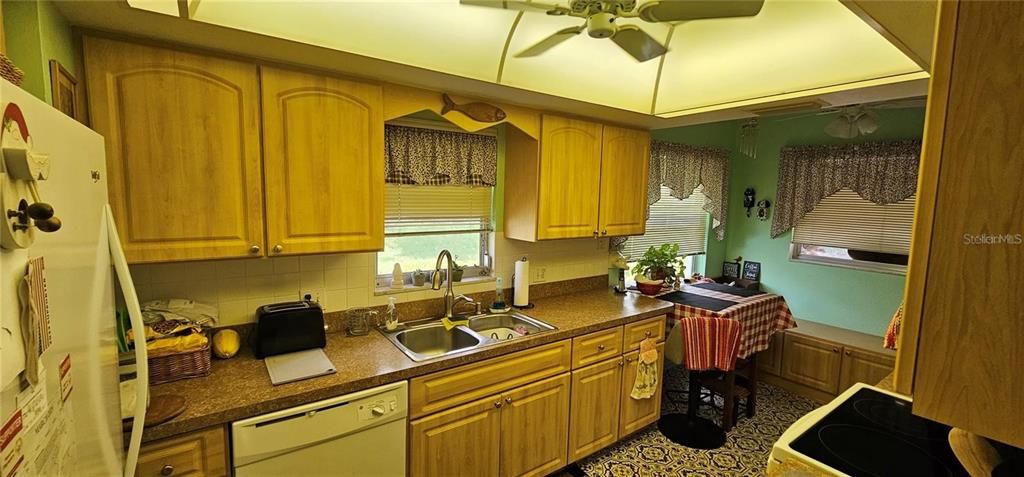 For Sale: $155,000 (2 beds, 2 baths, 1260 Square Feet)