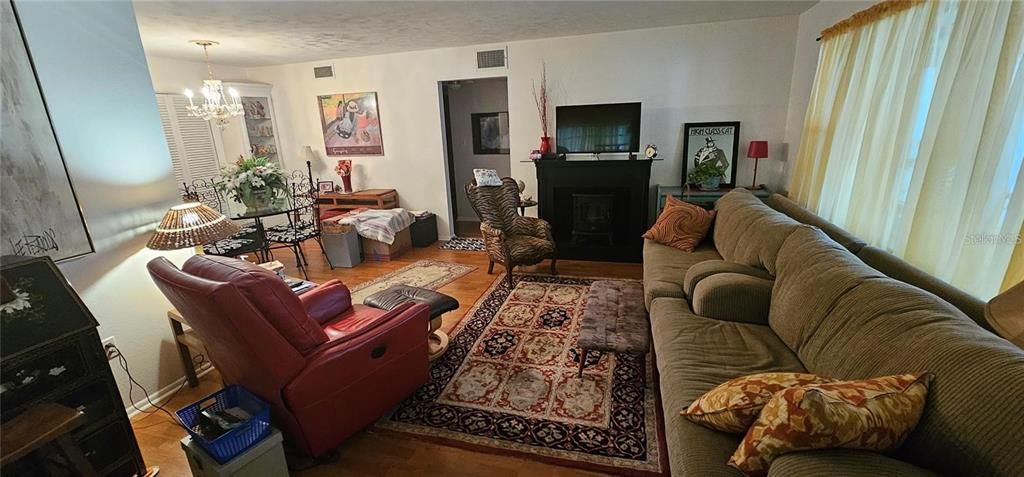 For Sale: $155,000 (2 beds, 2 baths, 1260 Square Feet)