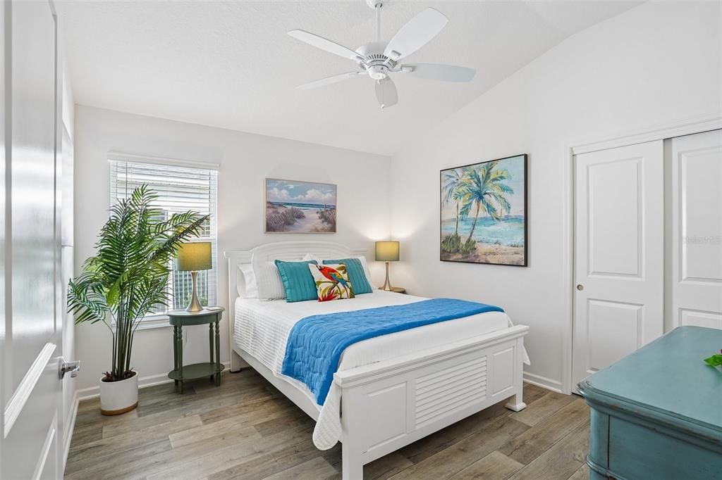 For Sale: $375,000 (2 beds, 2 baths, 1295 Square Feet)