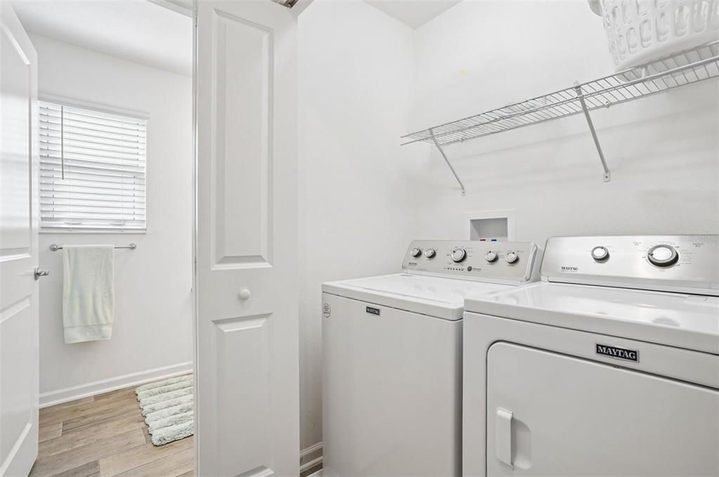 For Sale: $375,000 (2 beds, 2 baths, 1295 Square Feet)
