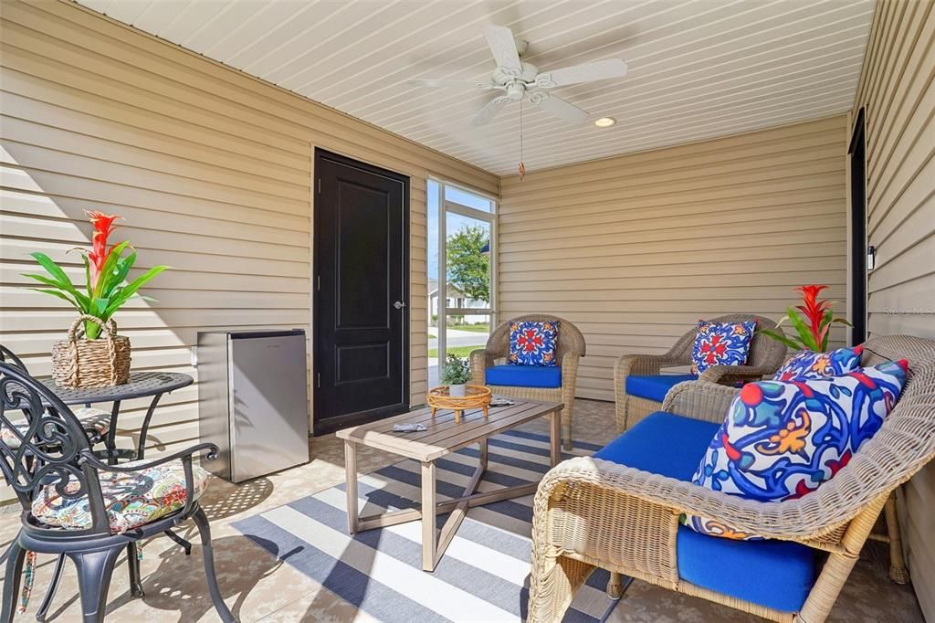 For Sale: $375,000 (2 beds, 2 baths, 1295 Square Feet)