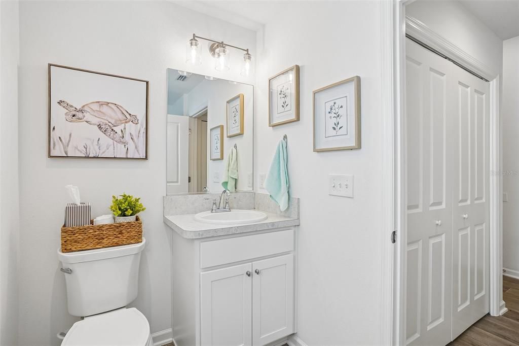 For Sale: $375,000 (2 beds, 2 baths, 1295 Square Feet)